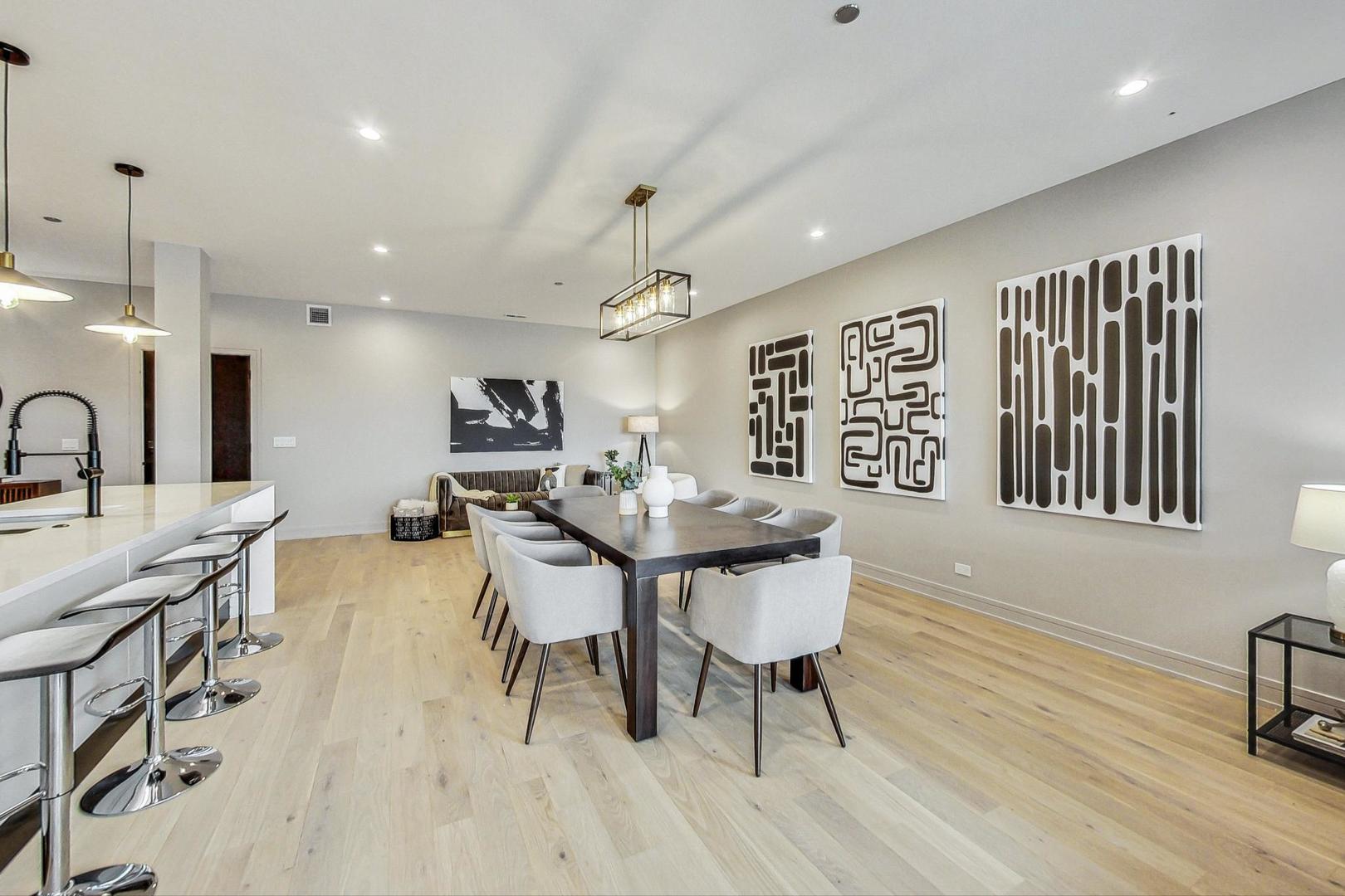 613 N Ogden Avenue 3W