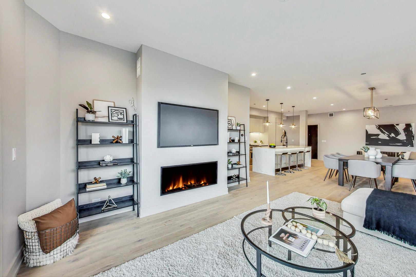 613 N Ogden Avenue 3W
