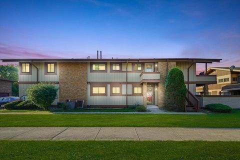 Tiny photo for 19400 Oak Avenue #1, Country Club Hills, IL 60478 (MLS # 12488907)