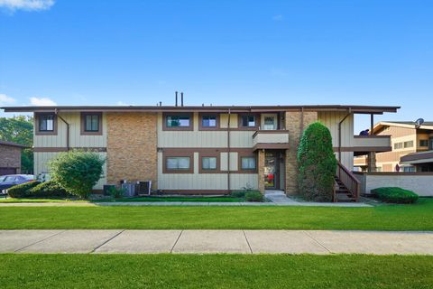 Photo of 19400 Oak Avenue #1, Country Club Hills, IL 60478 (MLS # 12488907)
