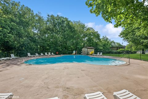 Tiny photo for 1 Renaissance Place #3PH, Palatine, IL 60067 (MLS # 12584184)