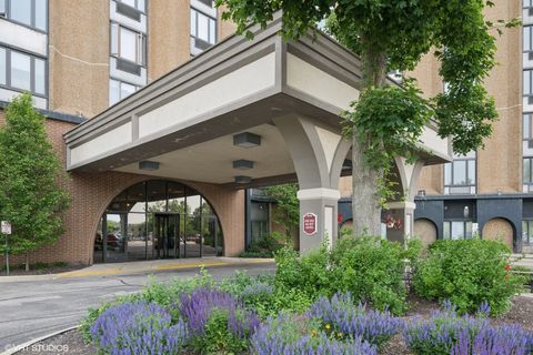 Tiny photo for 1 Renaissance Place #3PH, Palatine, IL 60067 (MLS # 12584184)