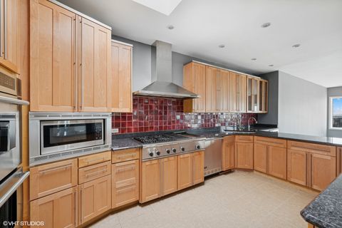 Tiny photo for 1 Renaissance Place #3PH, Palatine, IL 60067 (MLS # 12584184)