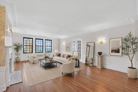 Tiny photo for 6901 S Oglesby Avenue #10A, Chicago, IL 60649 (MLS # 12732486)