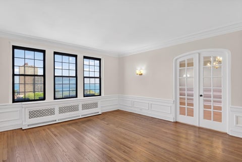 Tiny photo for 6901 S Oglesby Avenue #10A, Chicago, IL 60649 (MLS # 12732486)