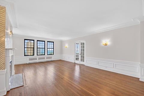 Tiny photo for 6901 S Oglesby Avenue #10A, Chicago, IL 60649 (MLS # 12732486)
