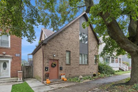 Photo of 5113 W Strong Street, Chicago, IL 60630 (MLS # 12559681)