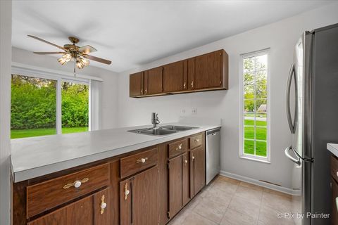 Tiny photo for 20 Red Oak Trail, Cary, IL 60013 (MLS # 12496498)