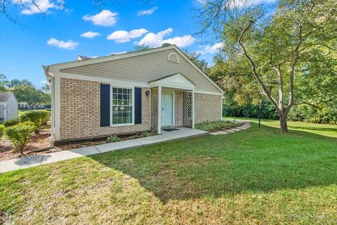Tiny photo for 20 Red Oak Trail, Cary, IL 60013 (MLS # 12496498)