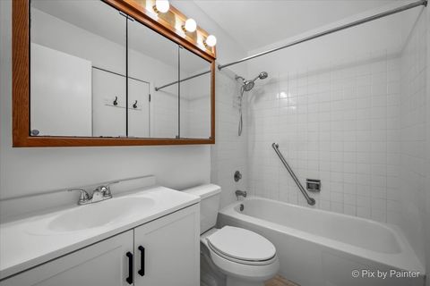 Tiny photo for 20 Red Oak Trail, Cary, IL 60013 (MLS # 12496498)