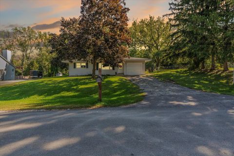 Photo of 5406 Memory Trail, McHenry, IL 60051 (MLS # 12494953)