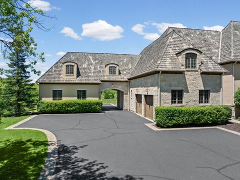 Tiny photo for 594 N Plum Tree Road, Barrington, IL 60010 (MLS # 12718774)