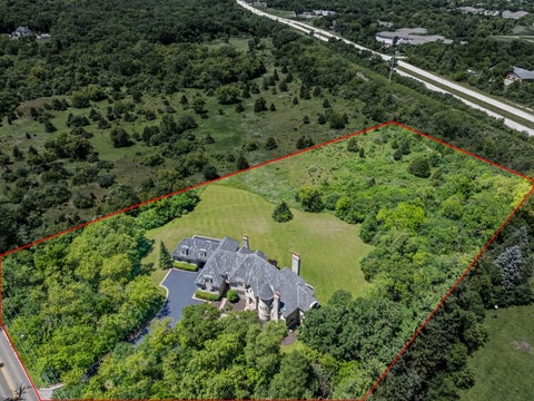 Tiny photo for 594 N Plum Tree Road, Barrington, IL 60010 (MLS # 12718774)