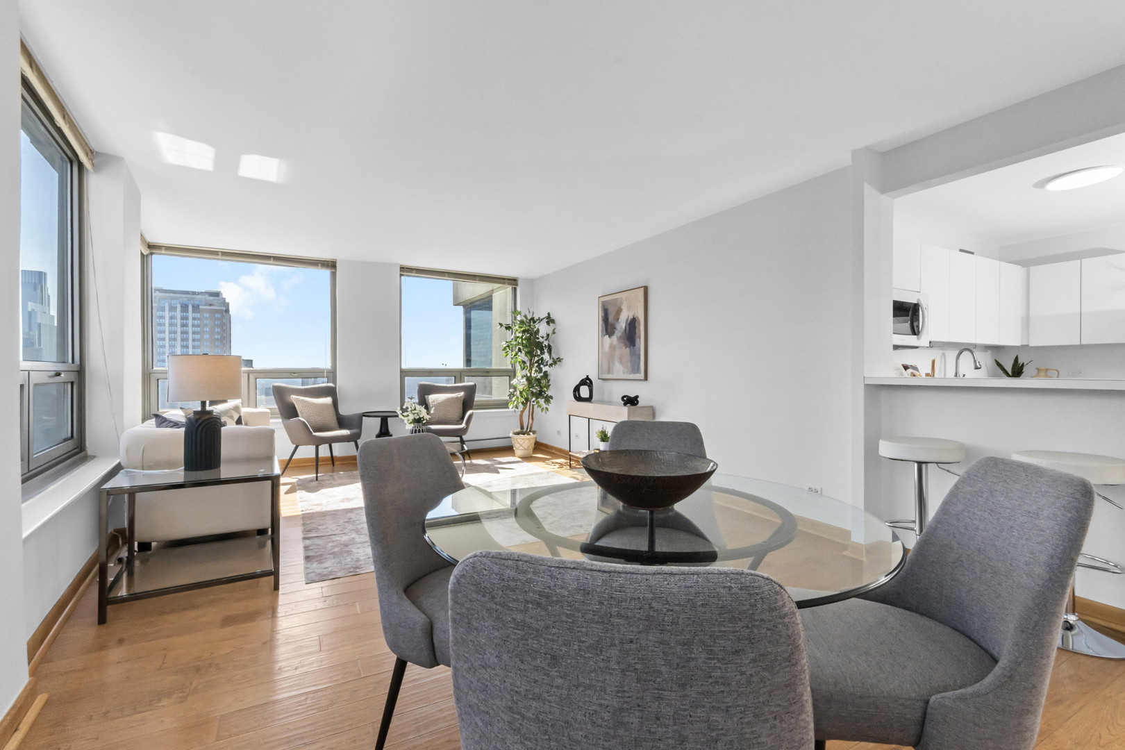440 N Wabash Avenue 4905