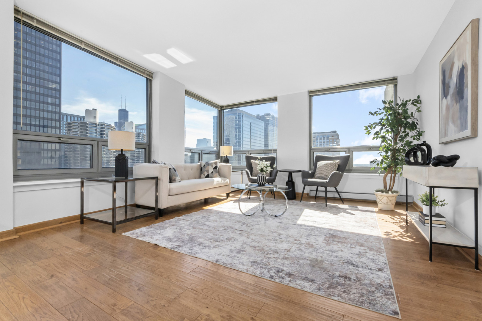 440 N Wabash Avenue 4905