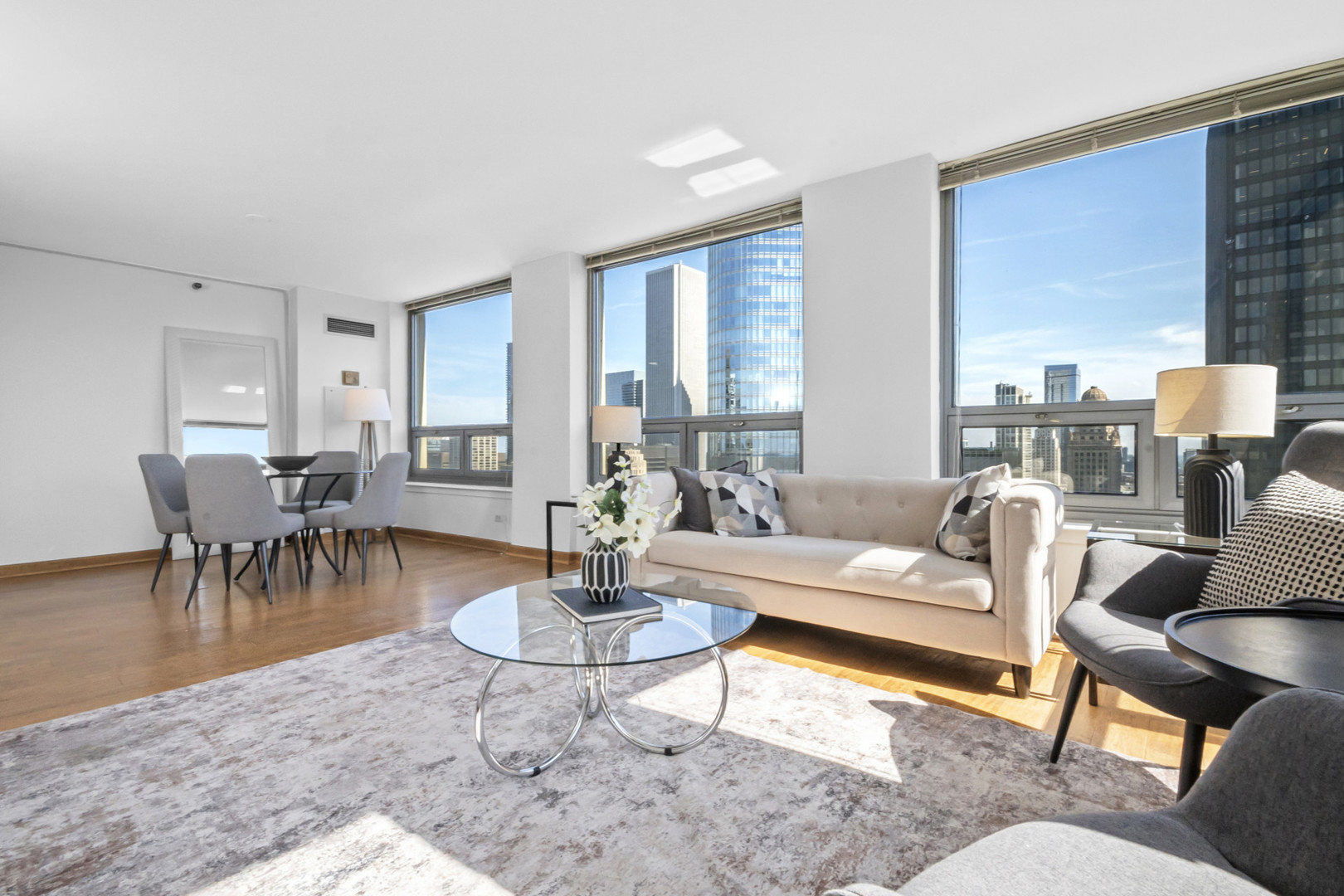 440 N Wabash Avenue 4905