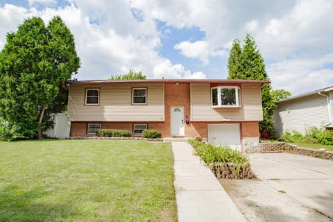 Photo of 1531 Maplewood Avenue, Hanover Park, IL 60133 (MLS # 12649737)