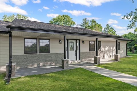 Tiny photo for 402 Beeson Drive, Urbana, IL 61802 (MLS # 12482771)