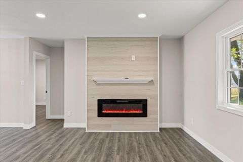 Tiny photo for 402 Beeson Drive, Urbana, IL 61802 (MLS # 12482771)