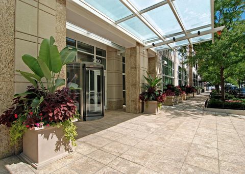 250 E Pearson Street 901 Chicago IL 60611