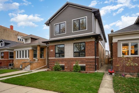Photo of 2225 W Carmen Avenue, Chicago, IL 60625 (MLS # 12520016)