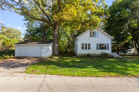 Tiny photo for 1201 Lincoln Avenue, Fox River Grove, IL 60021 (MLS # 12785453)