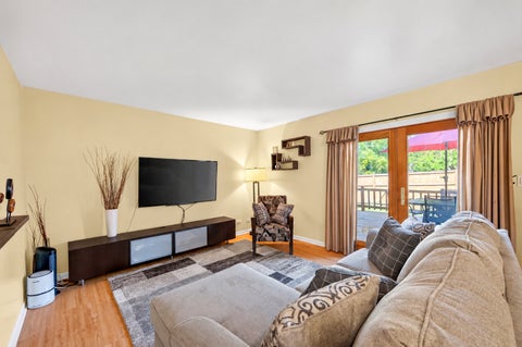 Tiny photo for 585 Beaconsfield Avenue, Naperville, IL 60565 (MLS # 12759883)