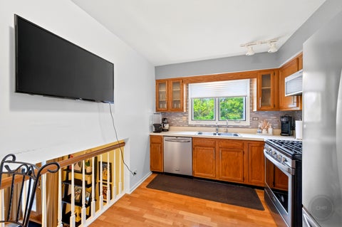 Tiny photo for 585 Beaconsfield Avenue, Naperville, IL 60565 (MLS # 12759883)