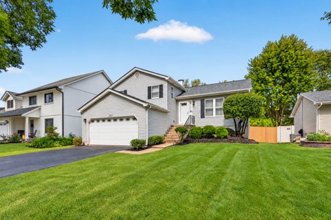 Tiny photo for 585 Beaconsfield Avenue, Naperville, IL 60565 (MLS # 12759883)