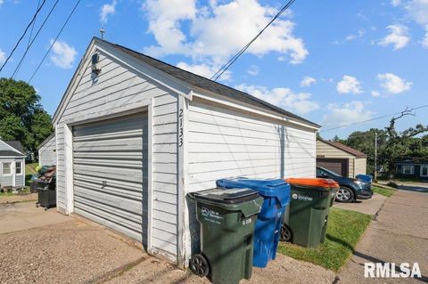 Tiny photo for 2133 WARREN Street, Davenport, IA 52804 (MLS # QC4270070)