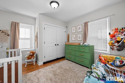 Tiny photo for 2133 WARREN Street, Davenport, IA 52804 (MLS # QC4270070)