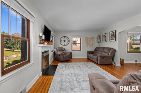 Tiny photo for 2133 WARREN Street, Davenport, IA 52804 (MLS # QC4270070)