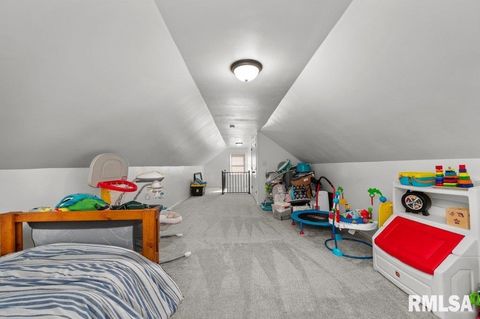 Tiny photo for 2133 WARREN Street, Davenport, IA 52804 (MLS # QC4270070)