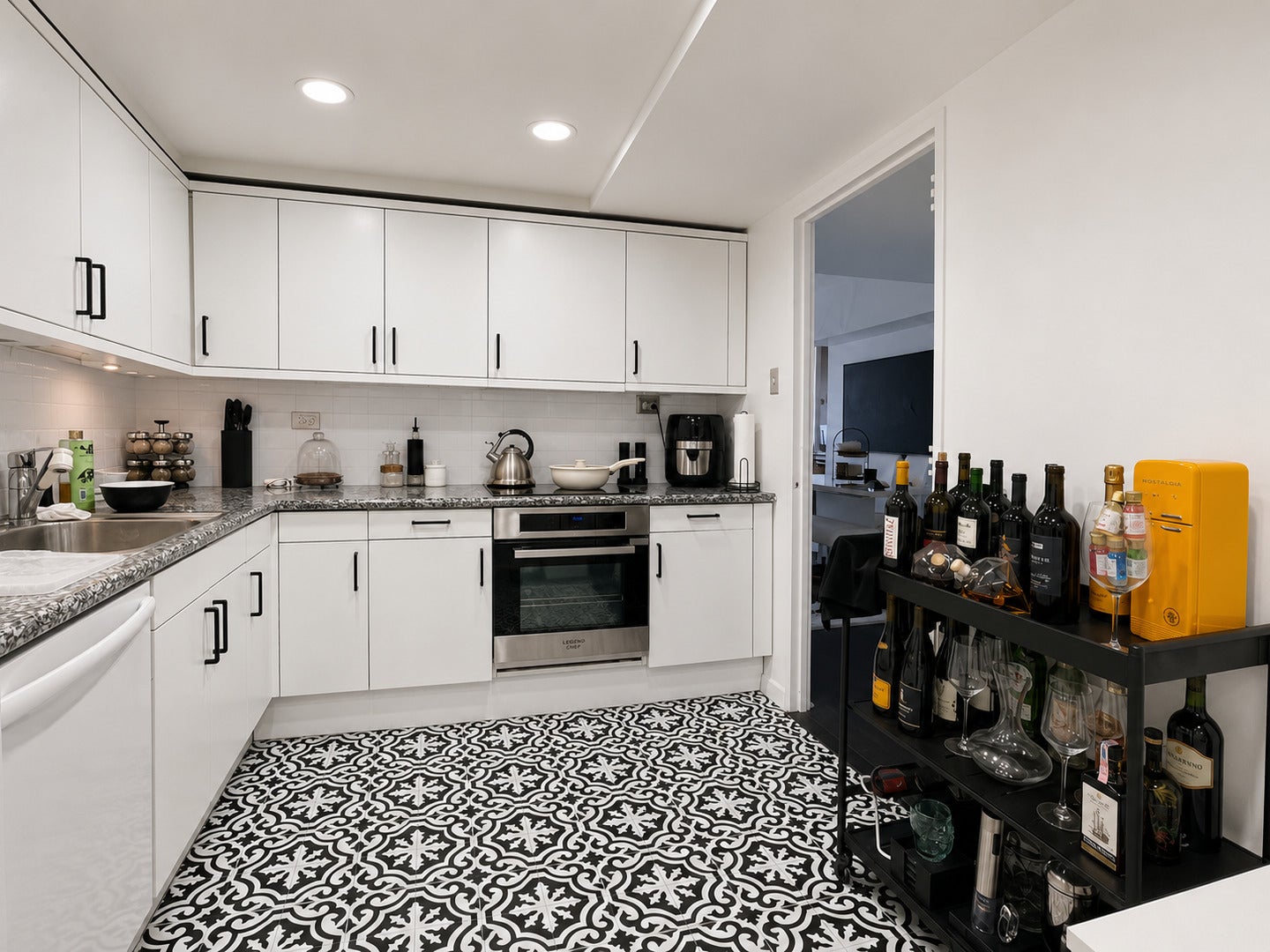 175 E DELAWARE Place 6109