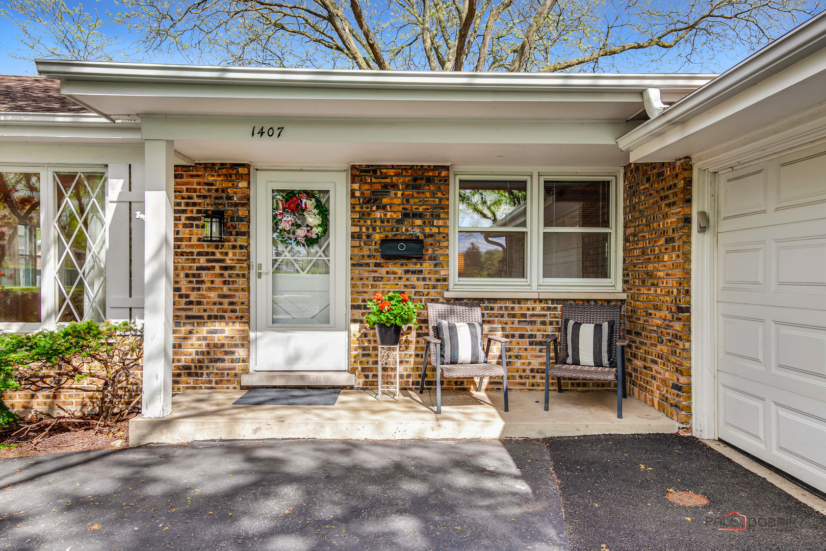 1407 N Douglas Avenue