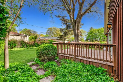 Tiny photo for 1407 N Douglas Avenue, Arlington Heights, IL 60004 (MLS # 12612327)