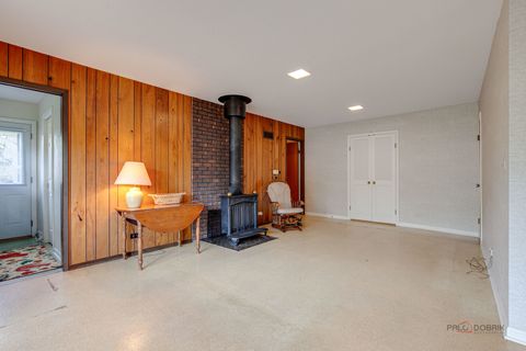 Tiny photo for 1407 N Douglas Avenue, Arlington Heights, IL 60004 (MLS # 12612327)