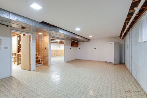 Tiny photo for 1407 N Douglas Avenue, Arlington Heights, IL 60004 (MLS # 12612327)