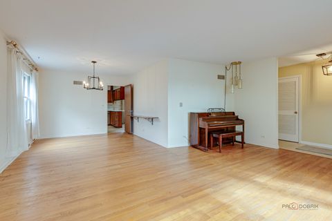 Tiny photo for 1407 N Douglas Avenue, Arlington Heights, IL 60004 (MLS # 12612327)