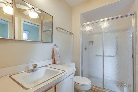 Tiny photo for 1407 N Douglas Avenue, Arlington Heights, IL 60004 (MLS # 12612327)