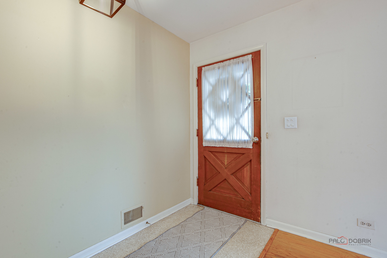 1407 N Douglas Avenue