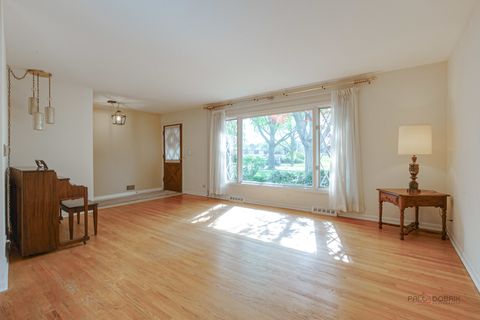 Tiny photo for 1407 N Douglas Avenue, Arlington Heights, IL 60004 (MLS # 12612327)