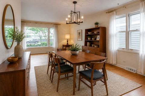 Tiny photo for 1407 N Douglas Avenue, Arlington Heights, IL 60004 (MLS # 12612327)
