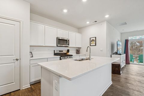 Tiny photo for 952 Darwin Street, North Aurora, IL 60542 (MLS # 12548156)