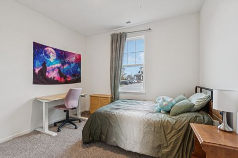 Tiny photo for 952 Darwin Street, North Aurora, IL 60542 (MLS # 12548156)