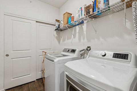 Tiny photo for 952 Darwin Street, North Aurora, IL 60542 (MLS # 12548156)