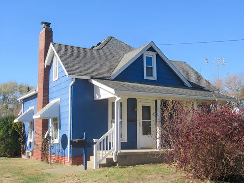 Photo of 504 S Seminary Street, Georgetown, IL 61846 (MLS # 12531550)