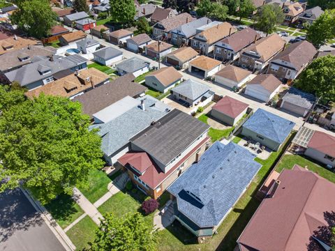 Tiny photo for 3741 Clinton Avenue, Berwyn, IL 60402 (MLS # 12638033)