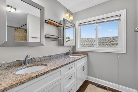 Tiny photo for 3741 Clinton Avenue, Berwyn, IL 60402 (MLS # 12638033)