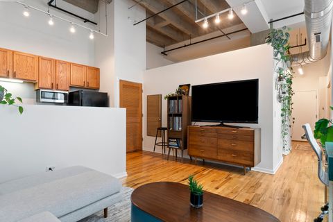 Tiny photo for 1645 W Ogden Avenue #438, Chicago, IL 60612 (MLS # 12600055)